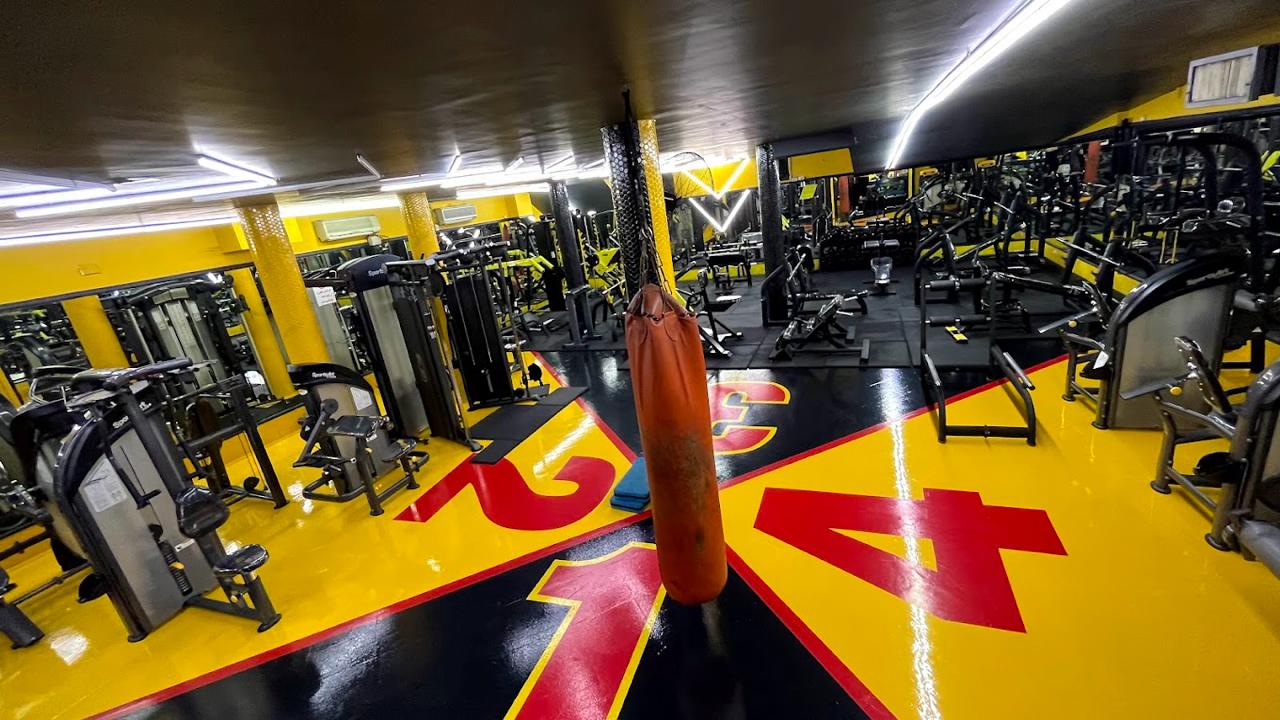 مجموعه ورزشی و استخر جم تهران