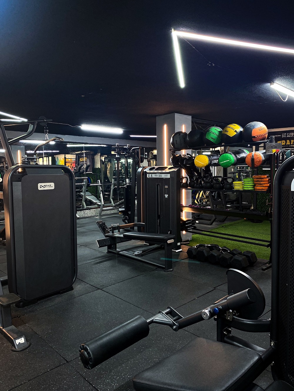 باشگاه بدنسازی افروزی