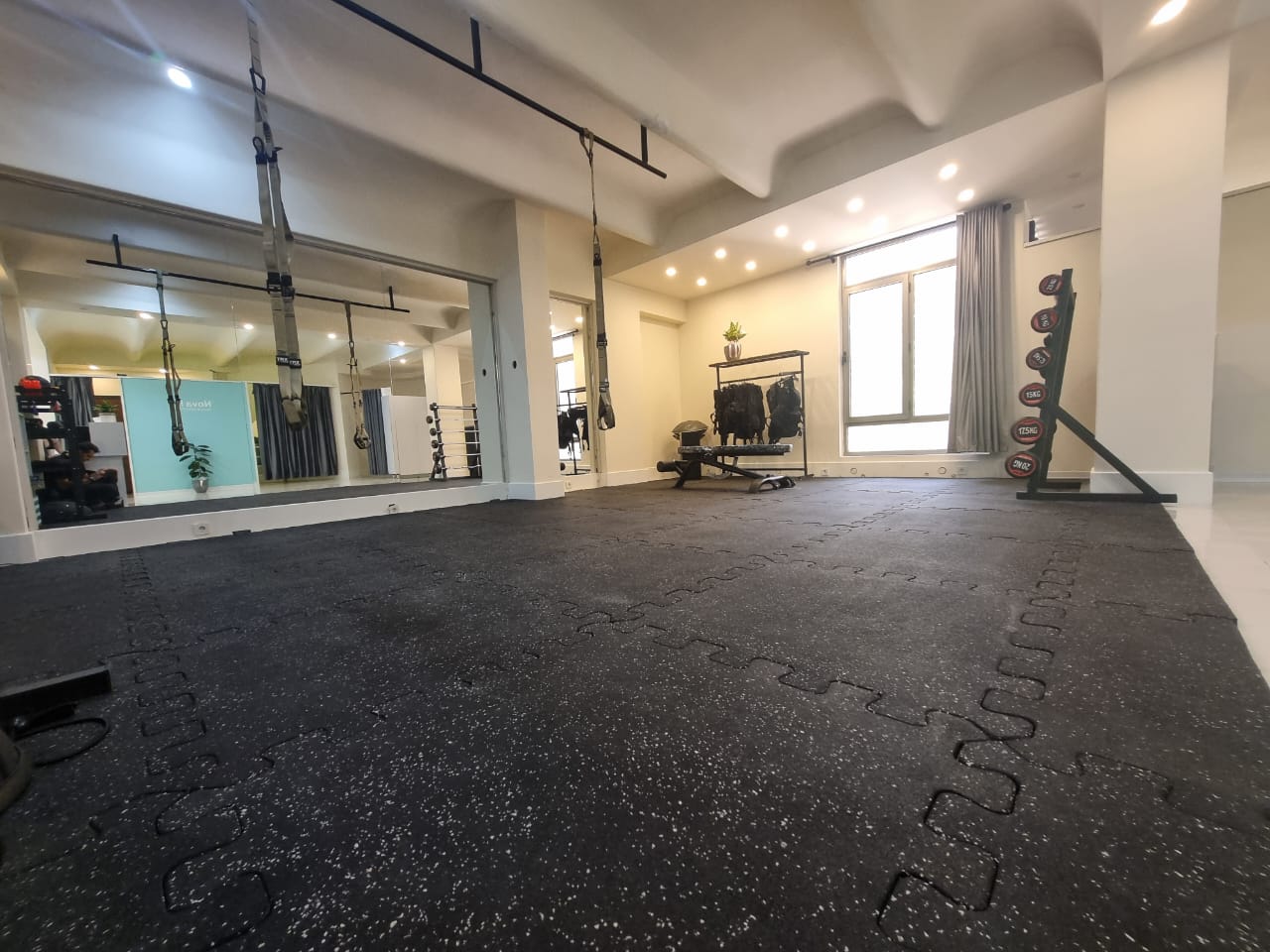 باشگاه ورزشی EMS و هوم جیم نوا فیت