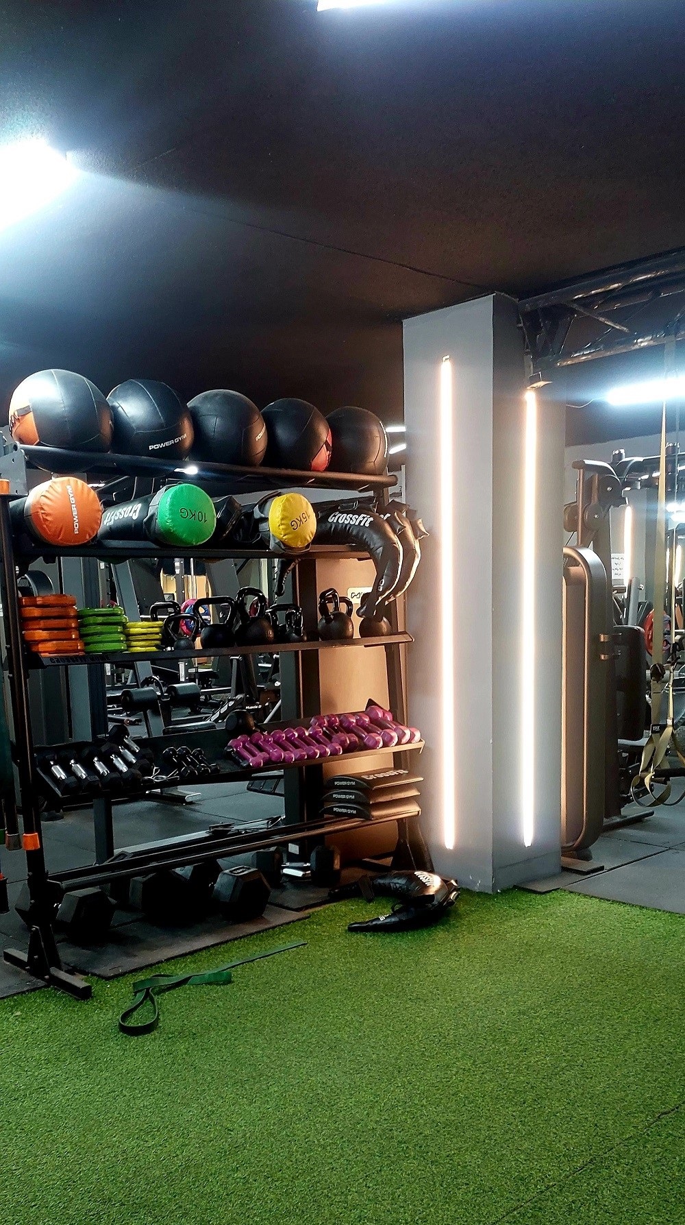 باشگاه بدنسازی افروزی