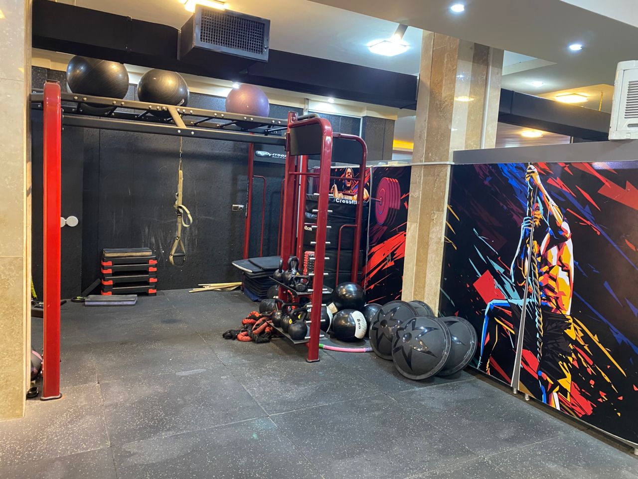 سالن بدنسازی باشگاه ستارگان اشرفی اصفهانی