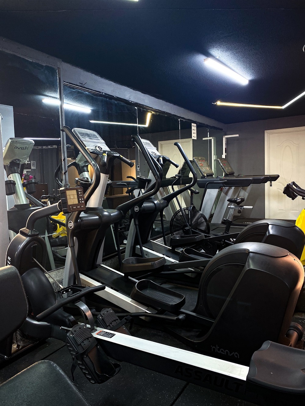 باشگاه بدنسازی افروزی