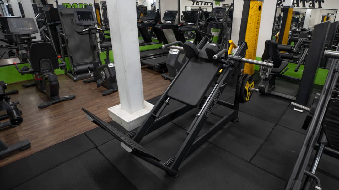 مجموعه ورزشی تتیس فیت پاسداران