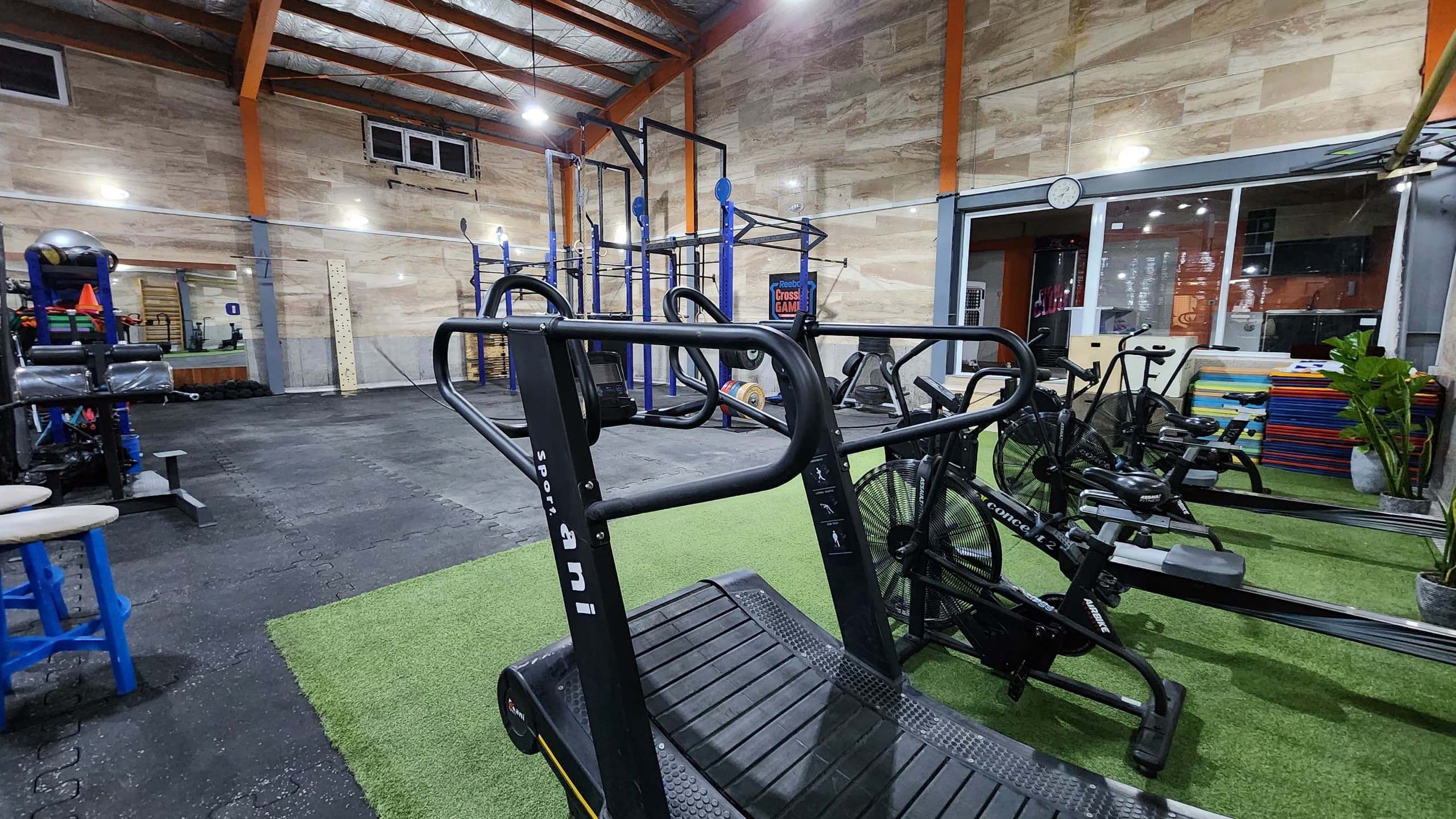 کراس فیت آوان 2 تهران