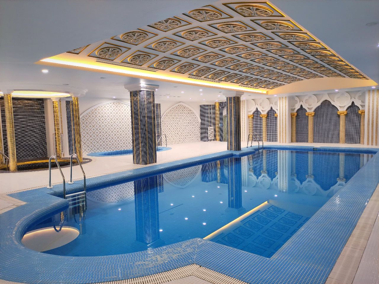 مجموعه آبی هتل امپراطور