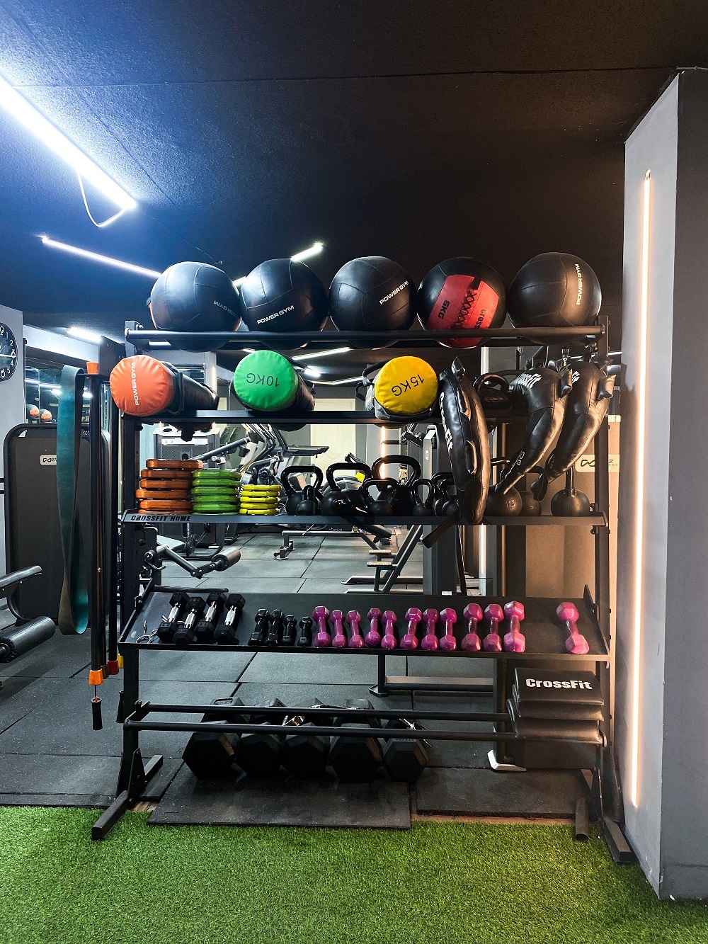 باشگاه بدنسازی افروزی